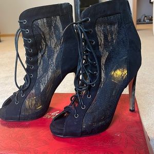 Black lace heals 7.5